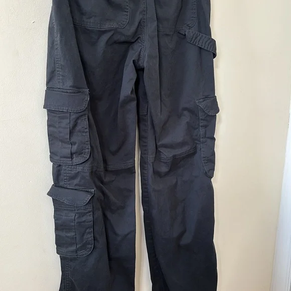 Abercrombie & Fitch Relaxed Cargo Pants Black Size 28 (6 LONG) - Picture 10 of 13